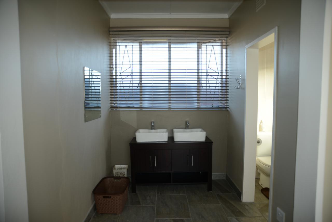 Skylight Lodge Harrismith Exteriör bild