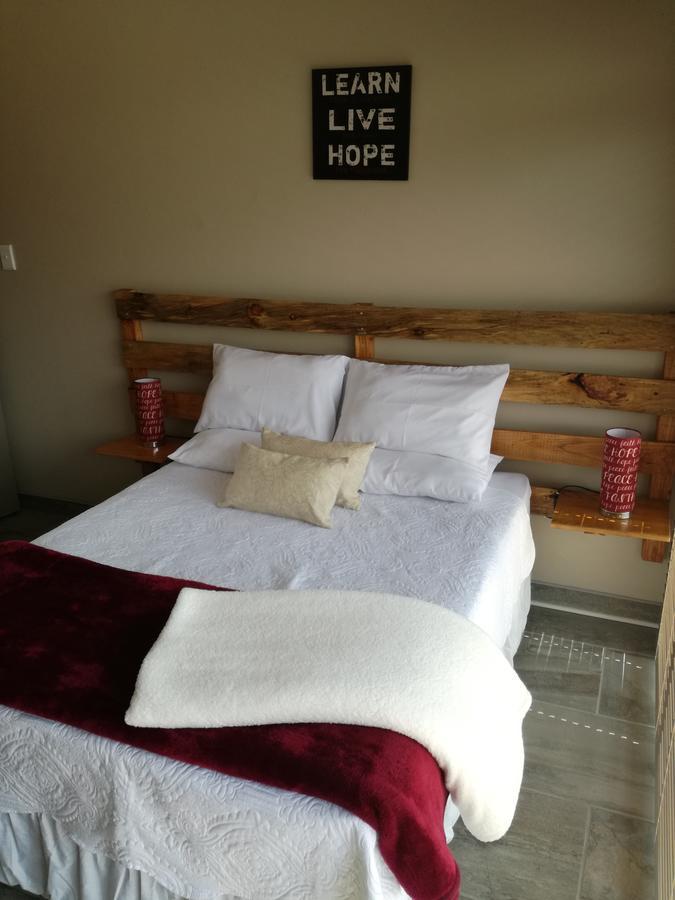 Skylight Lodge Harrismith Exteriör bild