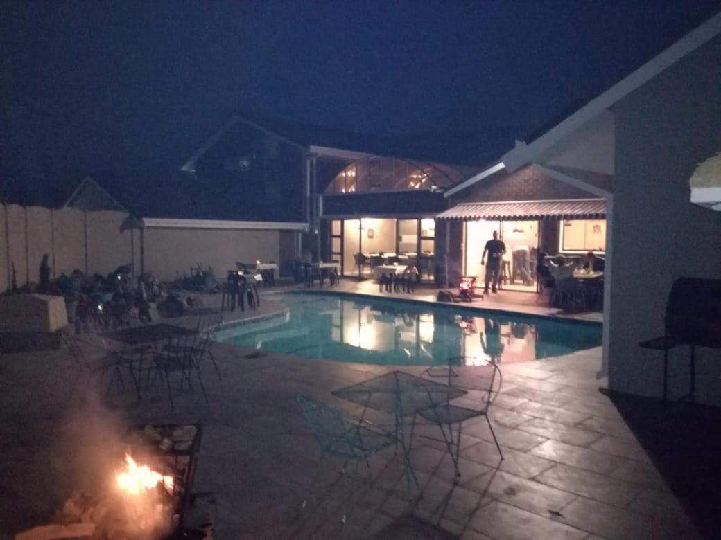 Skylight Lodge Harrismith Exteriör bild